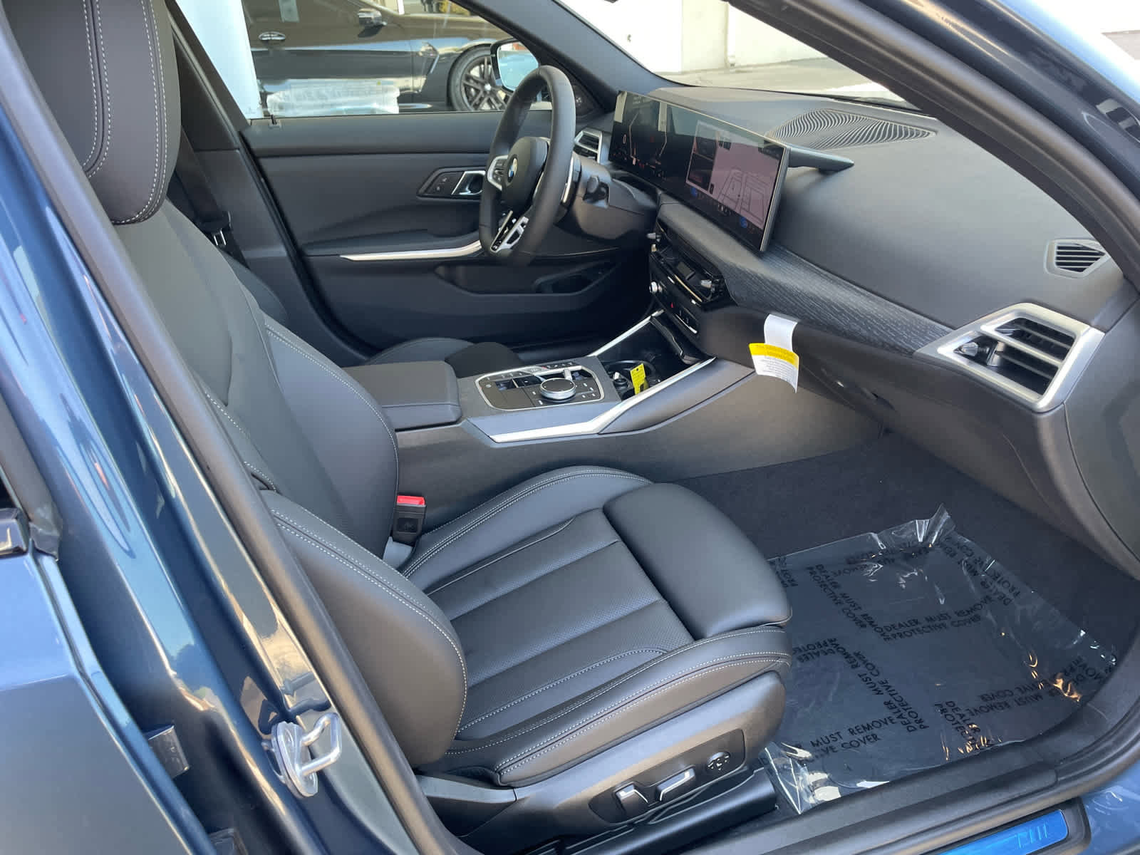 New 2025 BMW 330i Sedan w/ M Sport Package image 10