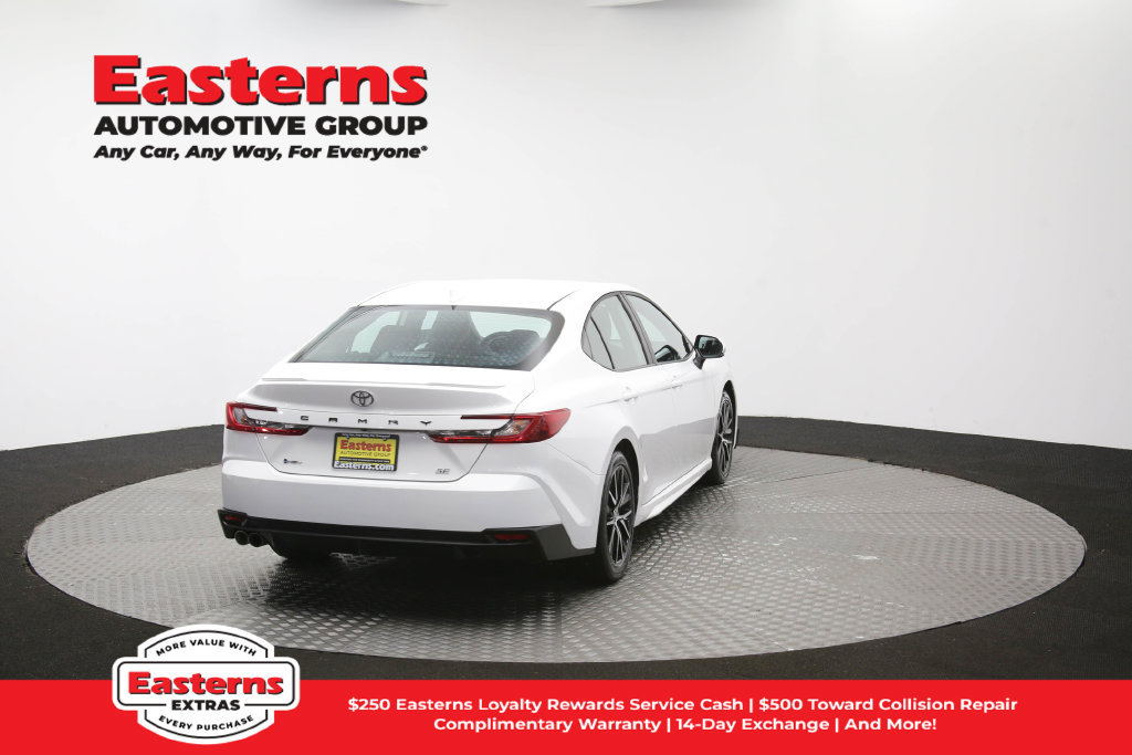 Used 2025 Toyota Camry SE FWD image 38