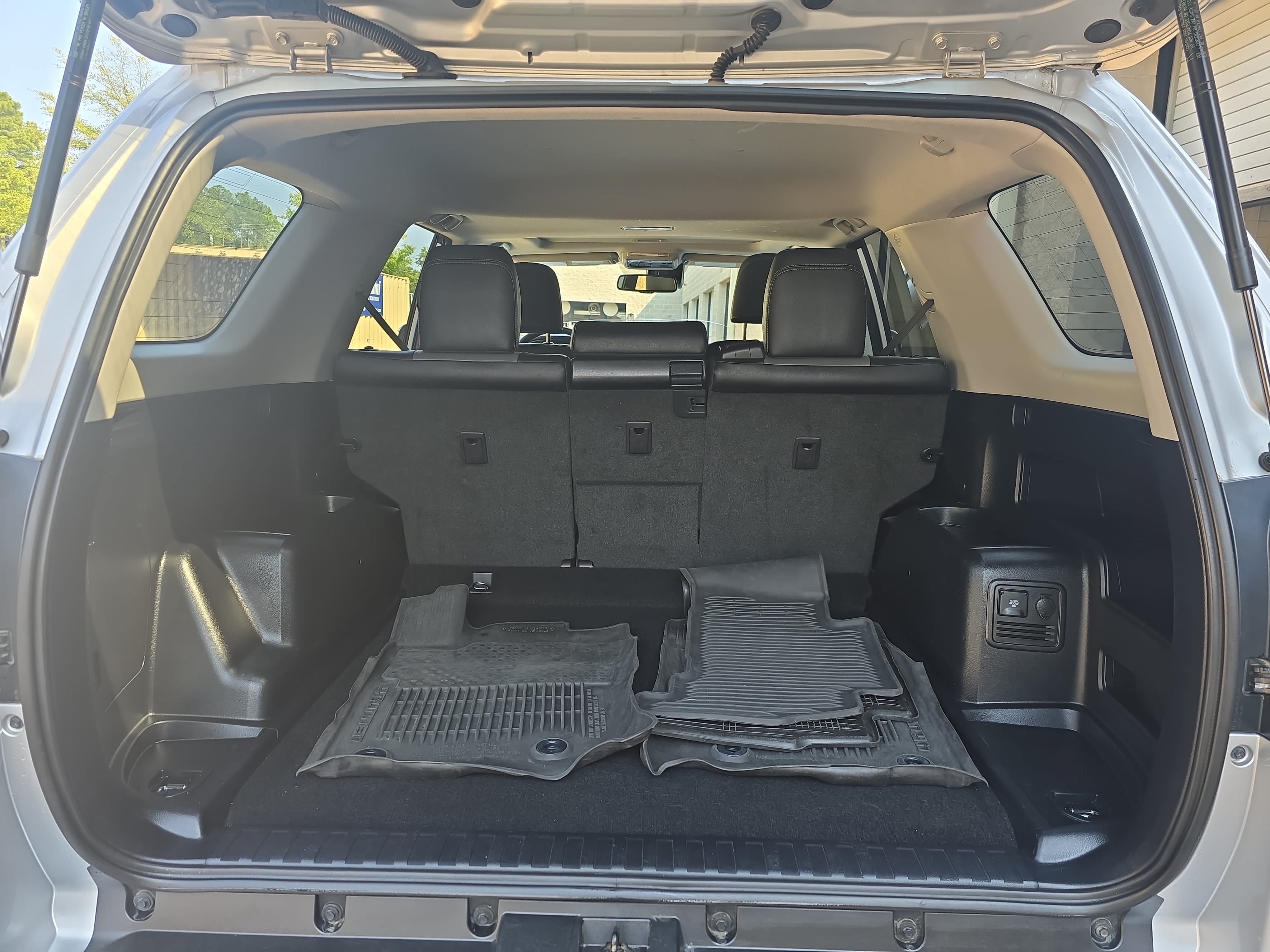 Used 2022 Toyota 4Runner SR5 Premium w/ Moonroof Package AWD/4WD image 13