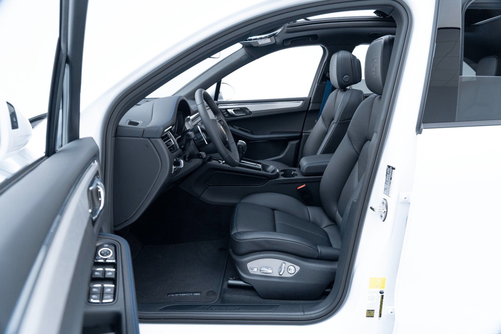 New 2025 Porsche Macan image 17