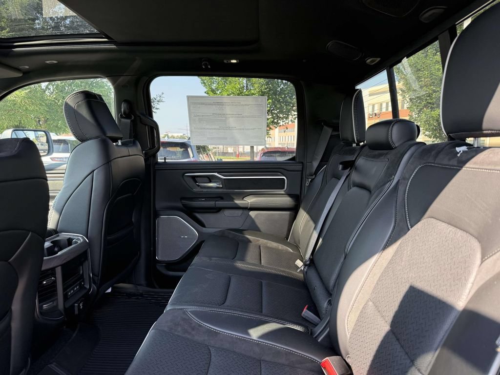 New 2026 RAM 1500 Laramie AWD/4WD image 17
