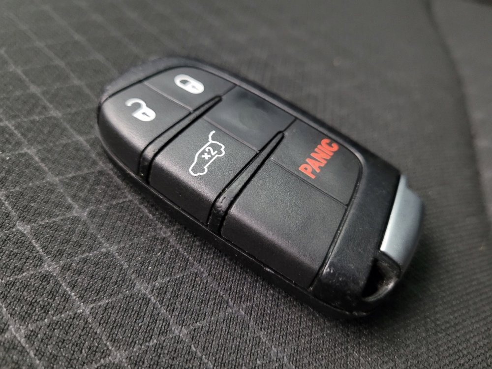 Used 2021 Jeep Grand Cherokee Laredo image 32