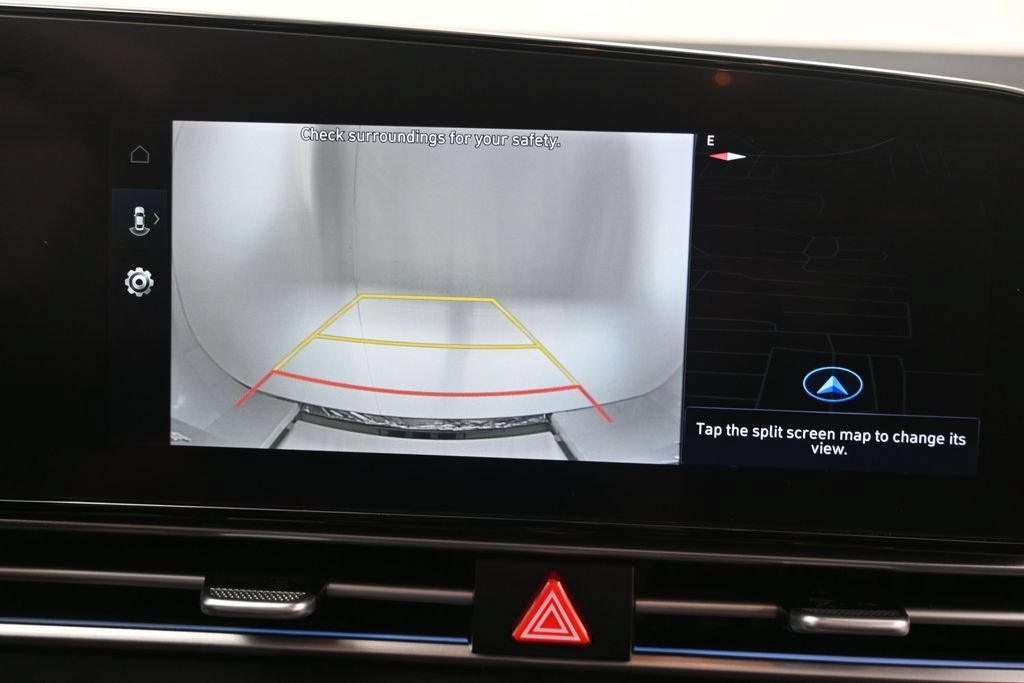 Used 2025 Hyundai Elantra Limited FWD image 16