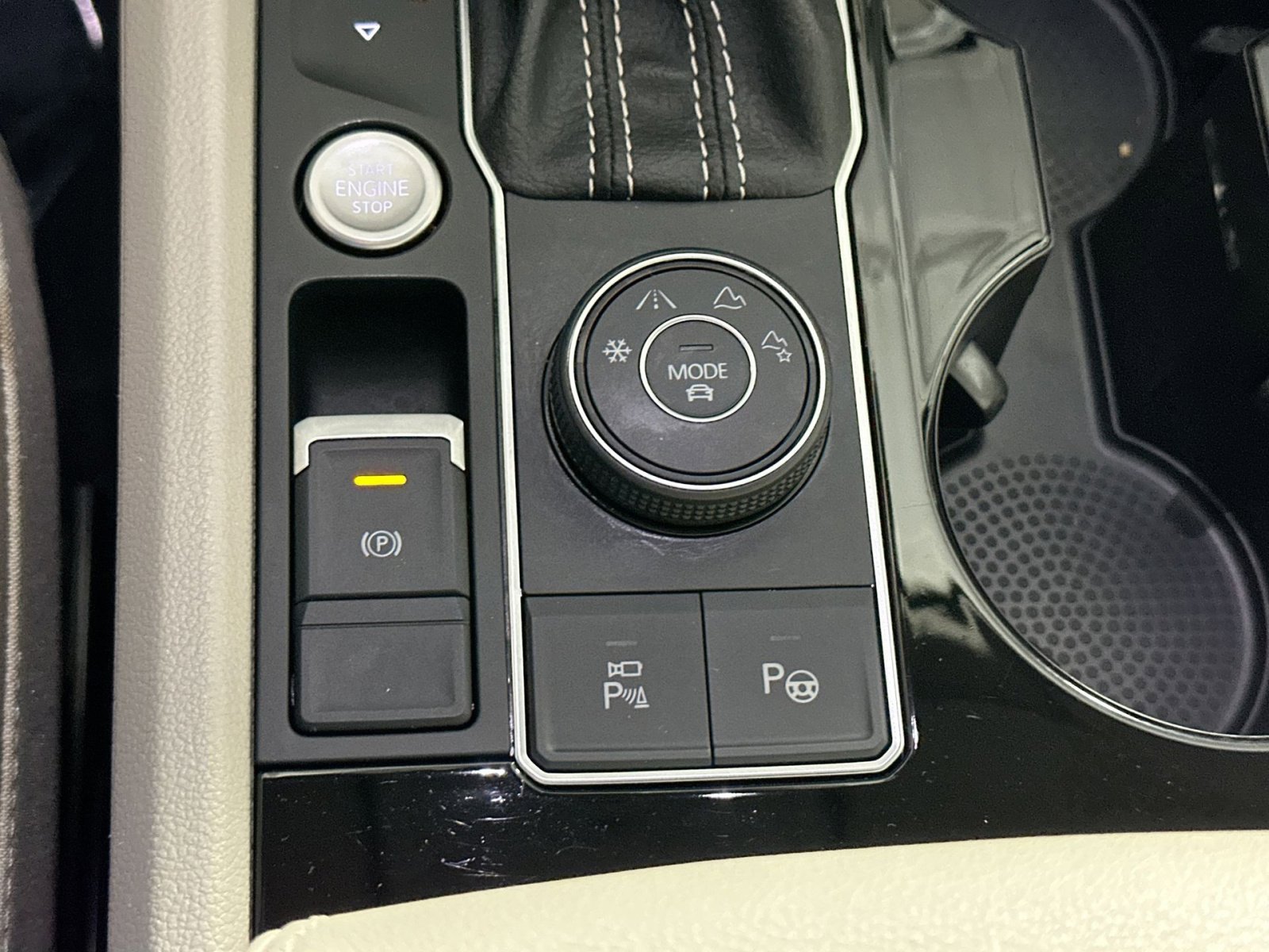 Used 2021 Volkswagen Atlas SEL Premium image 28