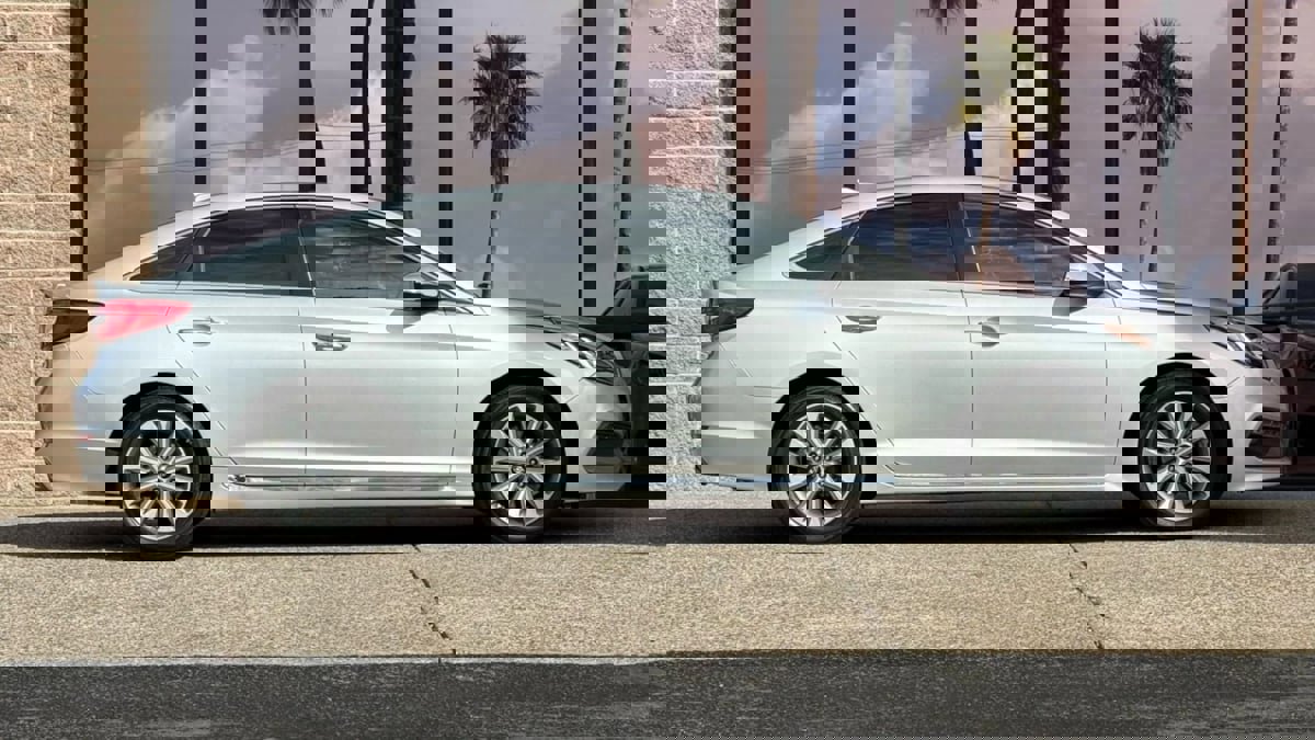 Used 2016 Hyundai Sonata Limited image 13