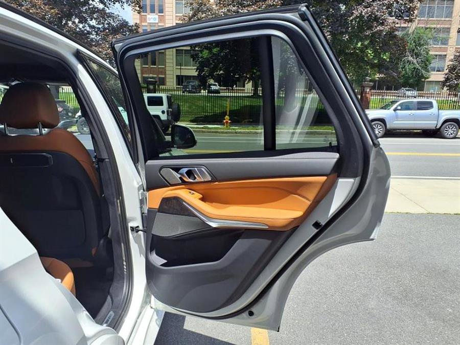 Used 2025 BMW X5 xDrive40i image 11