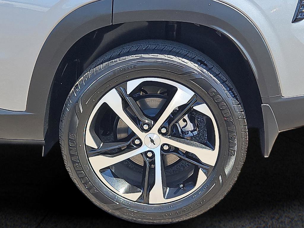 Used 2025 Chevrolet Trax RS w/ Driver Confidence Package FWD image 8