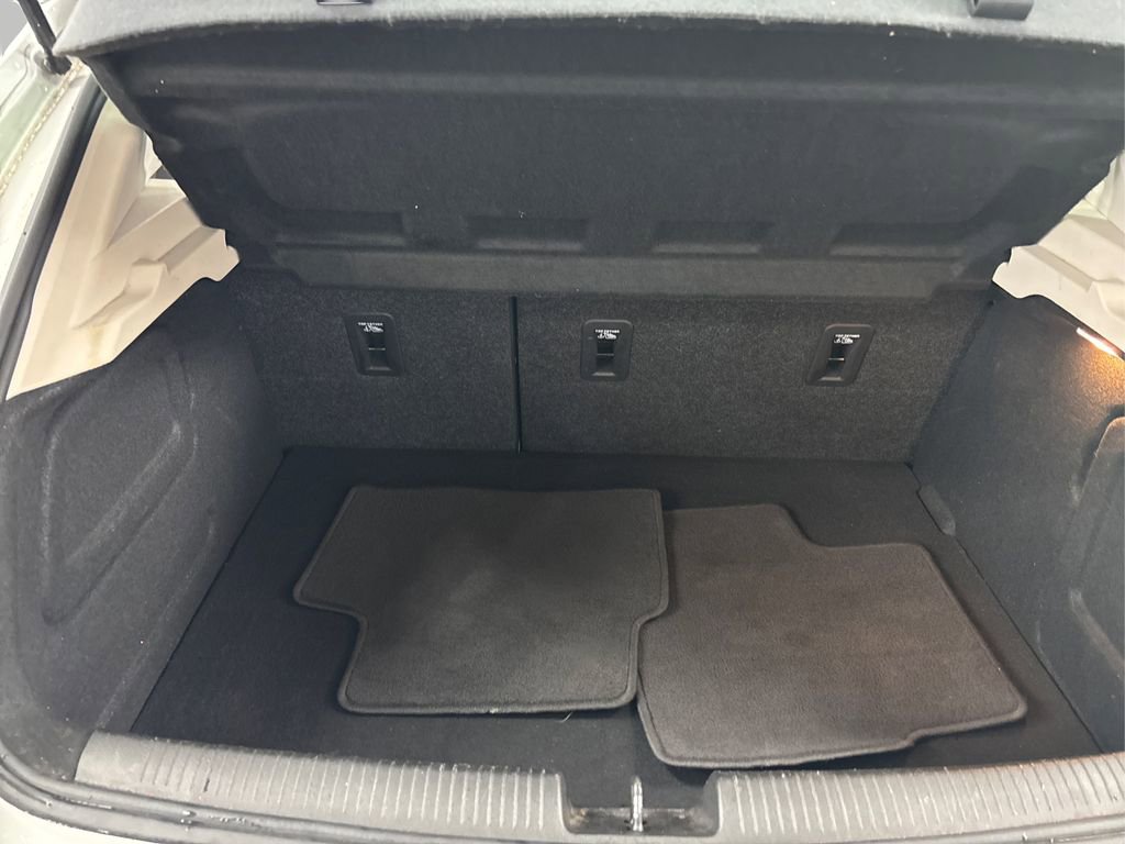 Used 2017 Chevrolet Cruze LT w/ Convenience Package image 11