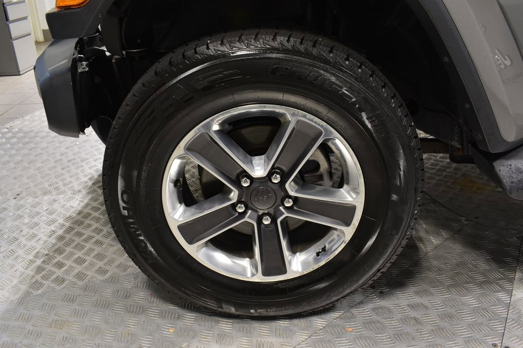 Used 2018 Jeep Wrangler Unlimited Sahara w/ Cold Weather Group image 35