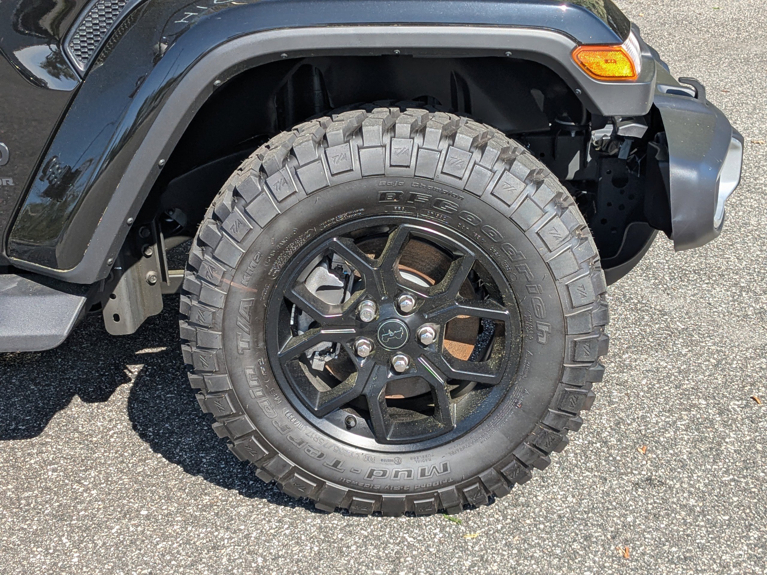 New 2025 Jeep Gladiator High Tide image 10