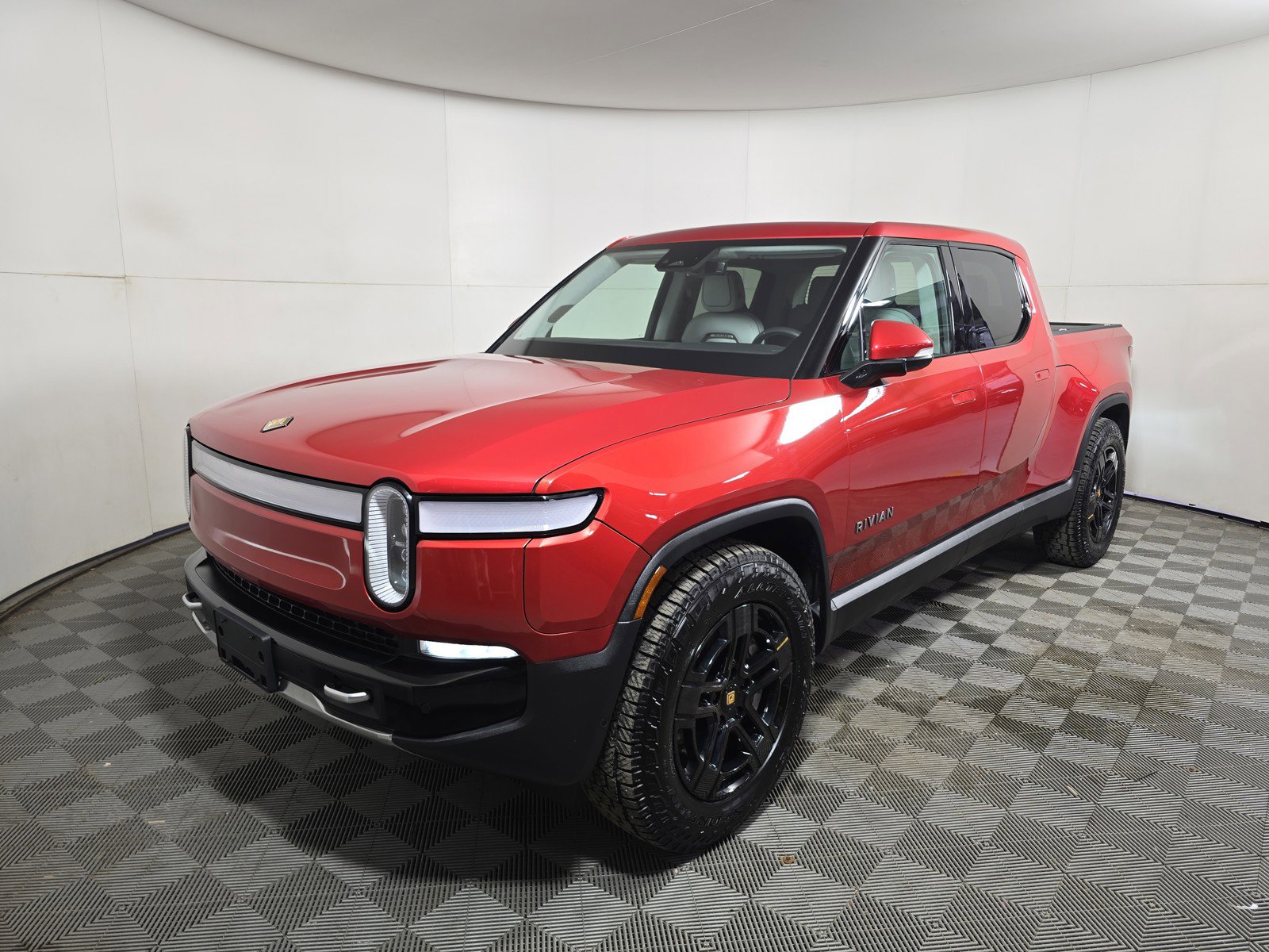 Used 2023 Rivian R1T Adventure AWD/4WD image 1