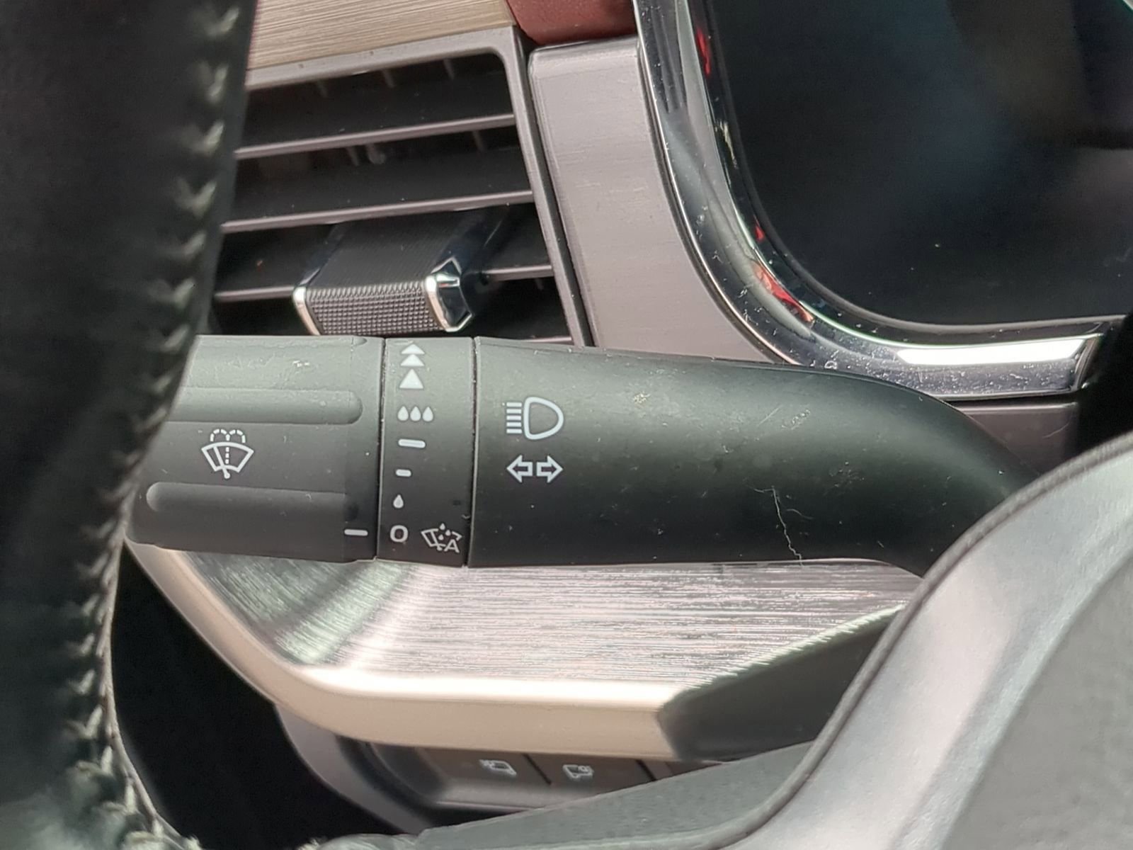 Used 2023 Ford F150 Lariat w/ Equipment Group 502A High image 32