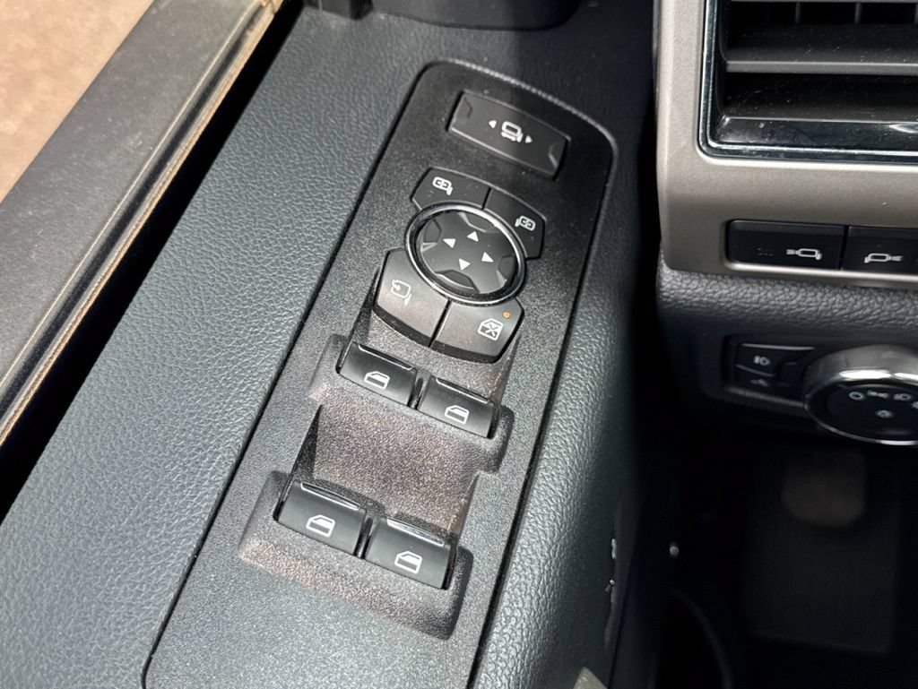 Used 2022 Ford F250 Lariat w/ FX4 Off-Road Package AWD/4WD image 31