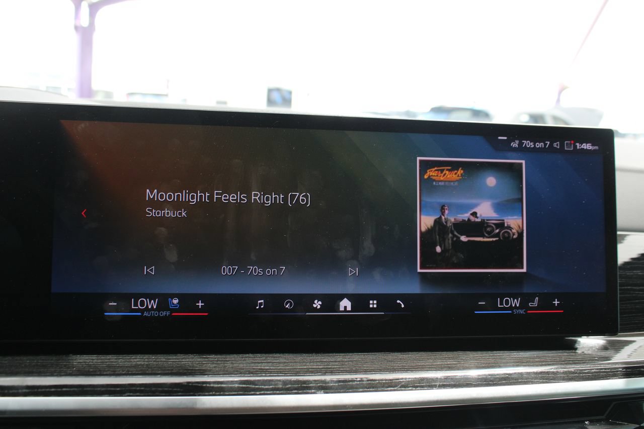 Used 2025 BMW X7 M60i AWD/4WD image 15