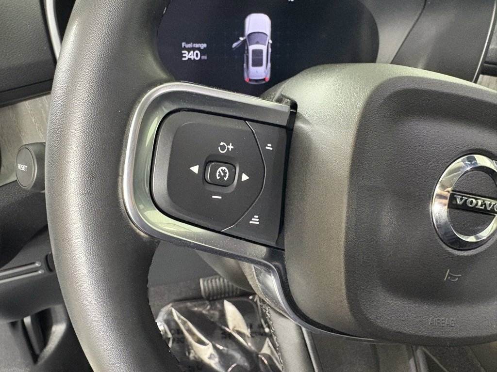 Used 2024 Volvo XC40 B5 Core image 20