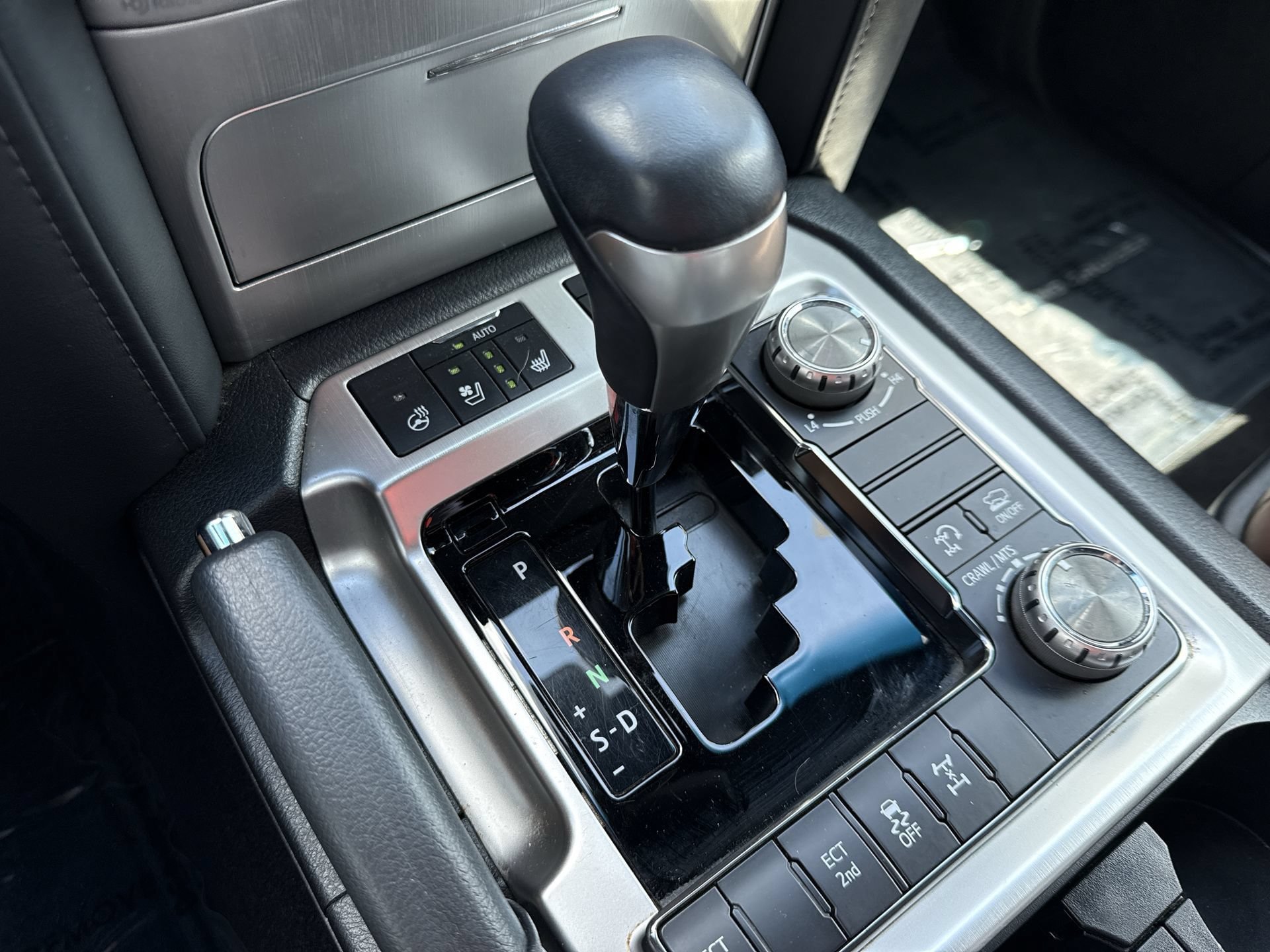 Certified 2019 Toyota Land Cruiser AWD/4WD image 22