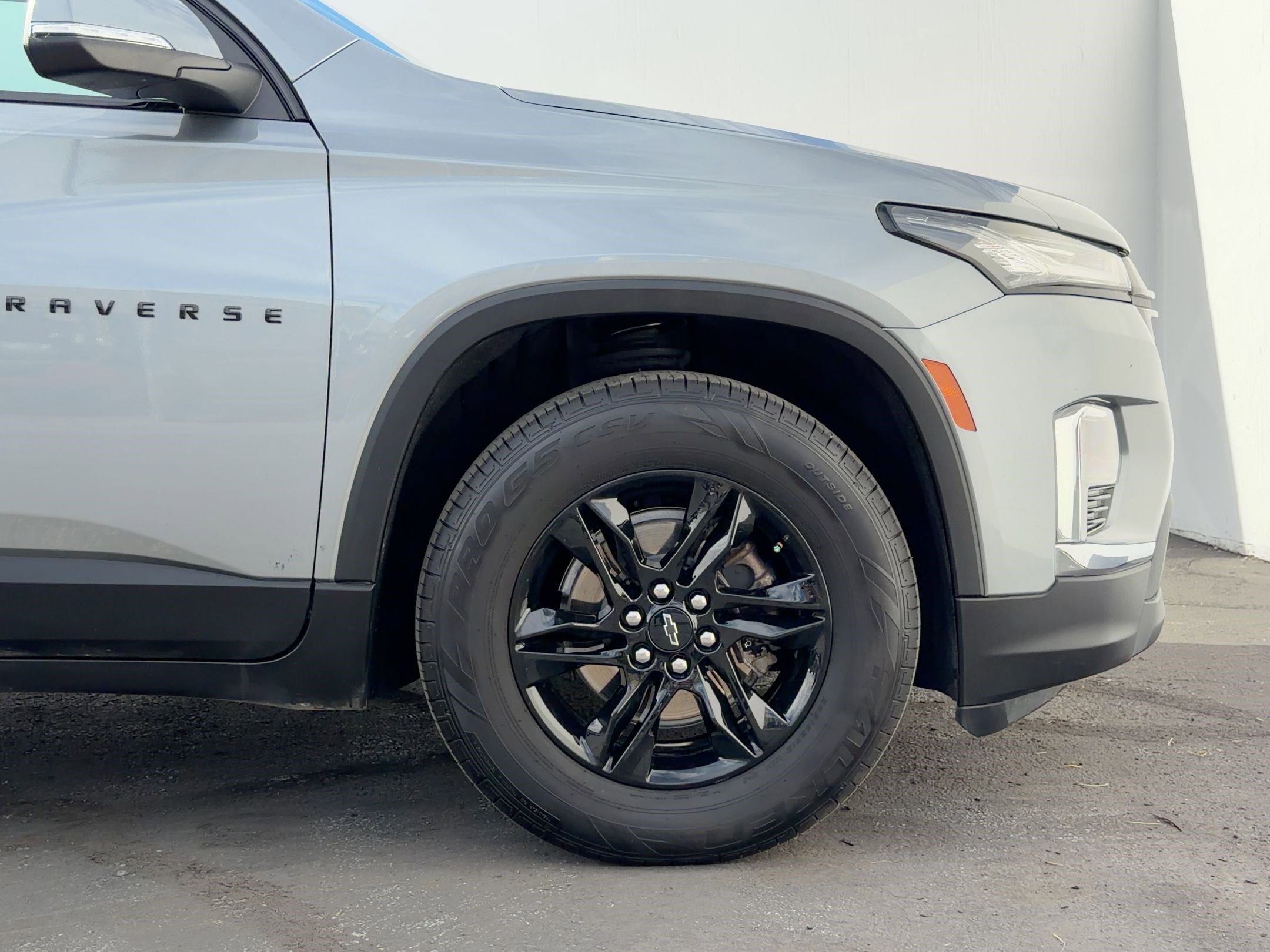 Used 2023 Chevrolet Traverse LT image 10