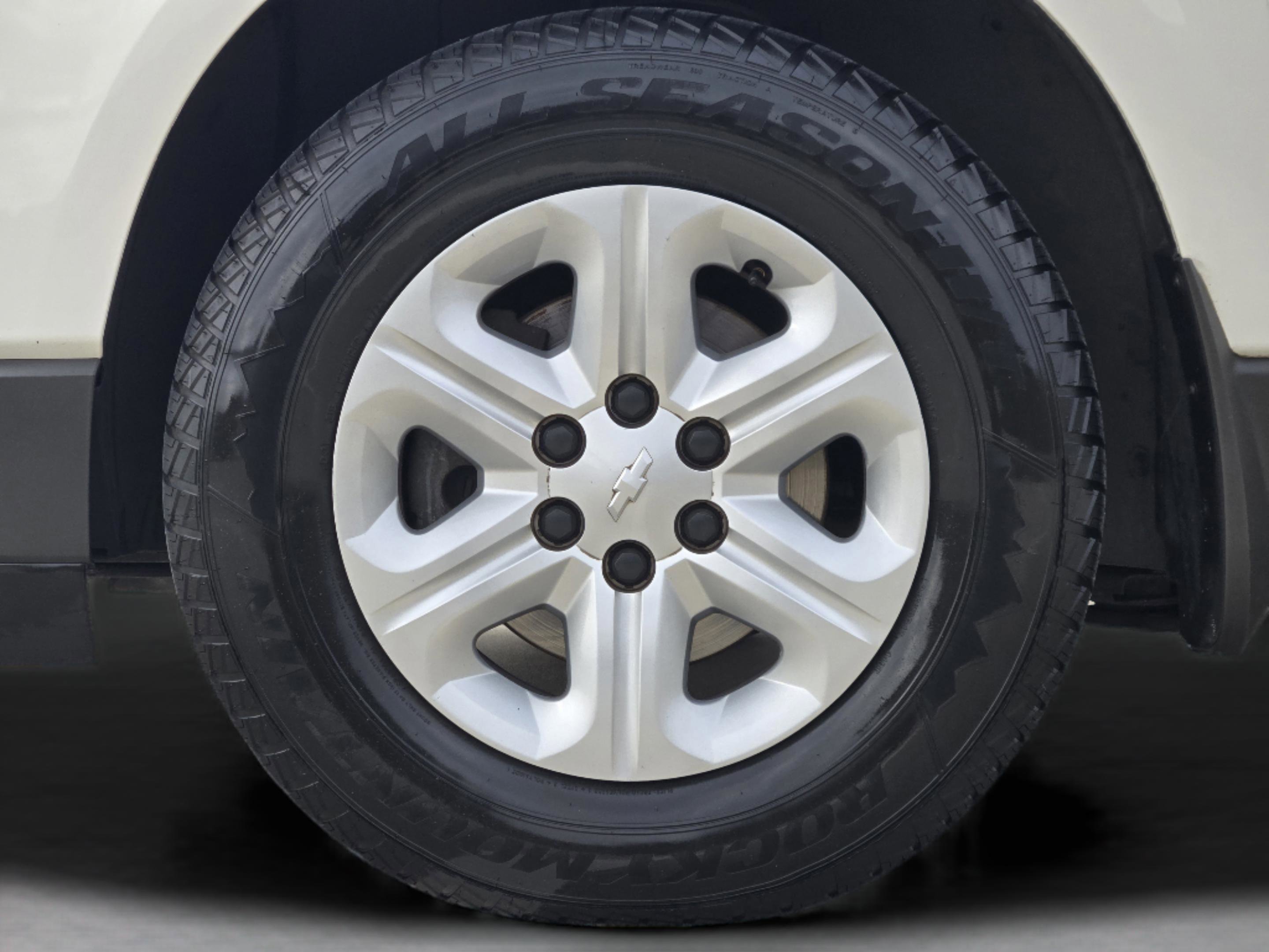 Used 2012 Chevrolet Traverse LS FWD image 30