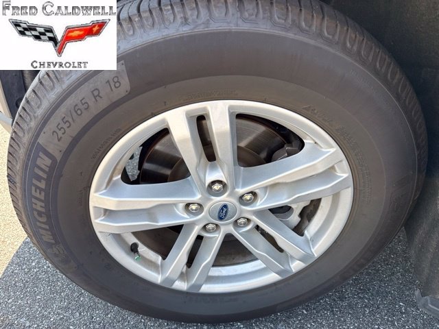 Used 2023 Ford Explorer XLT w/ Equipment Group 202A AWD/4WD image 5