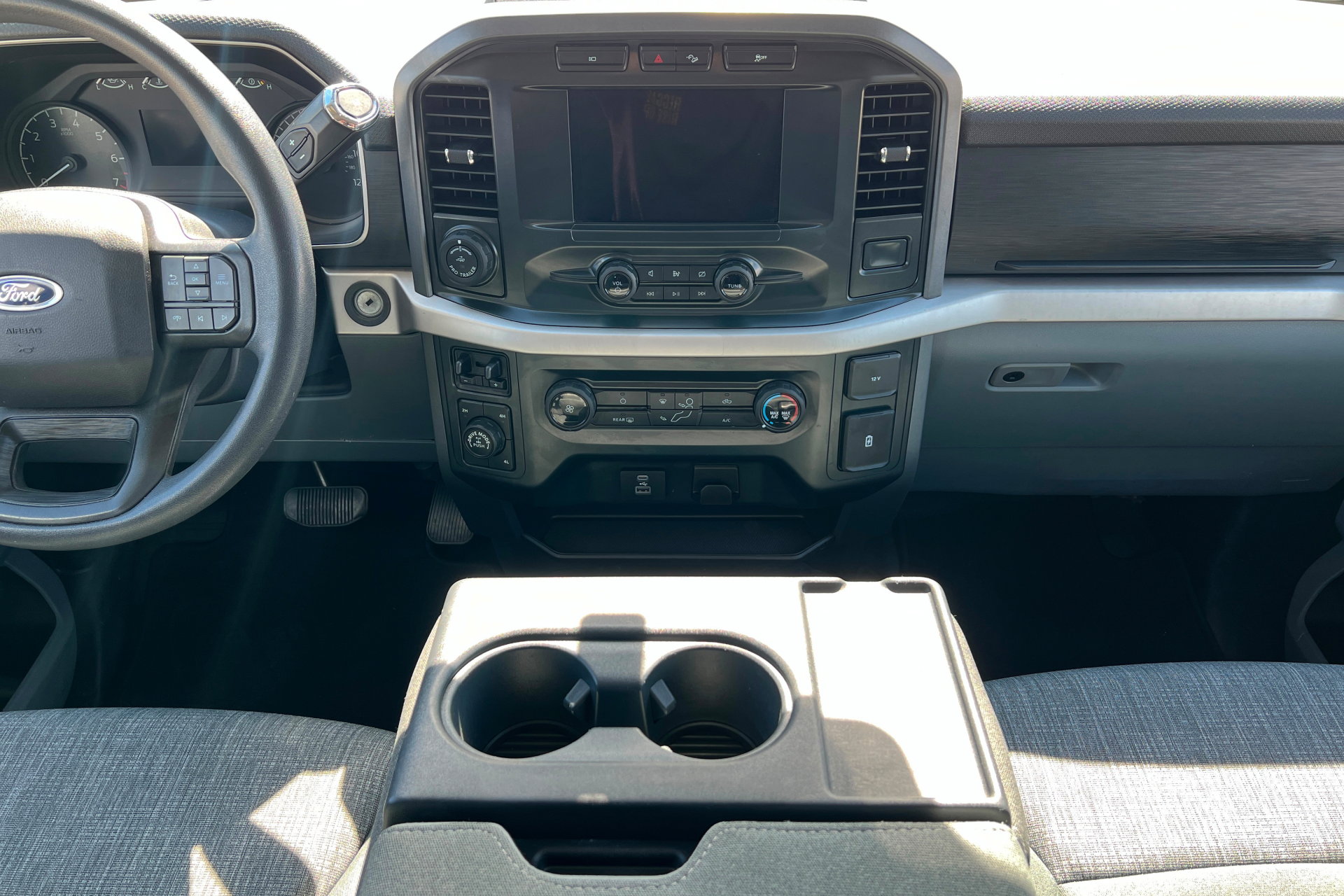 Used 2022 Ford F150 XLT w/ Trailer Tow Package image 13