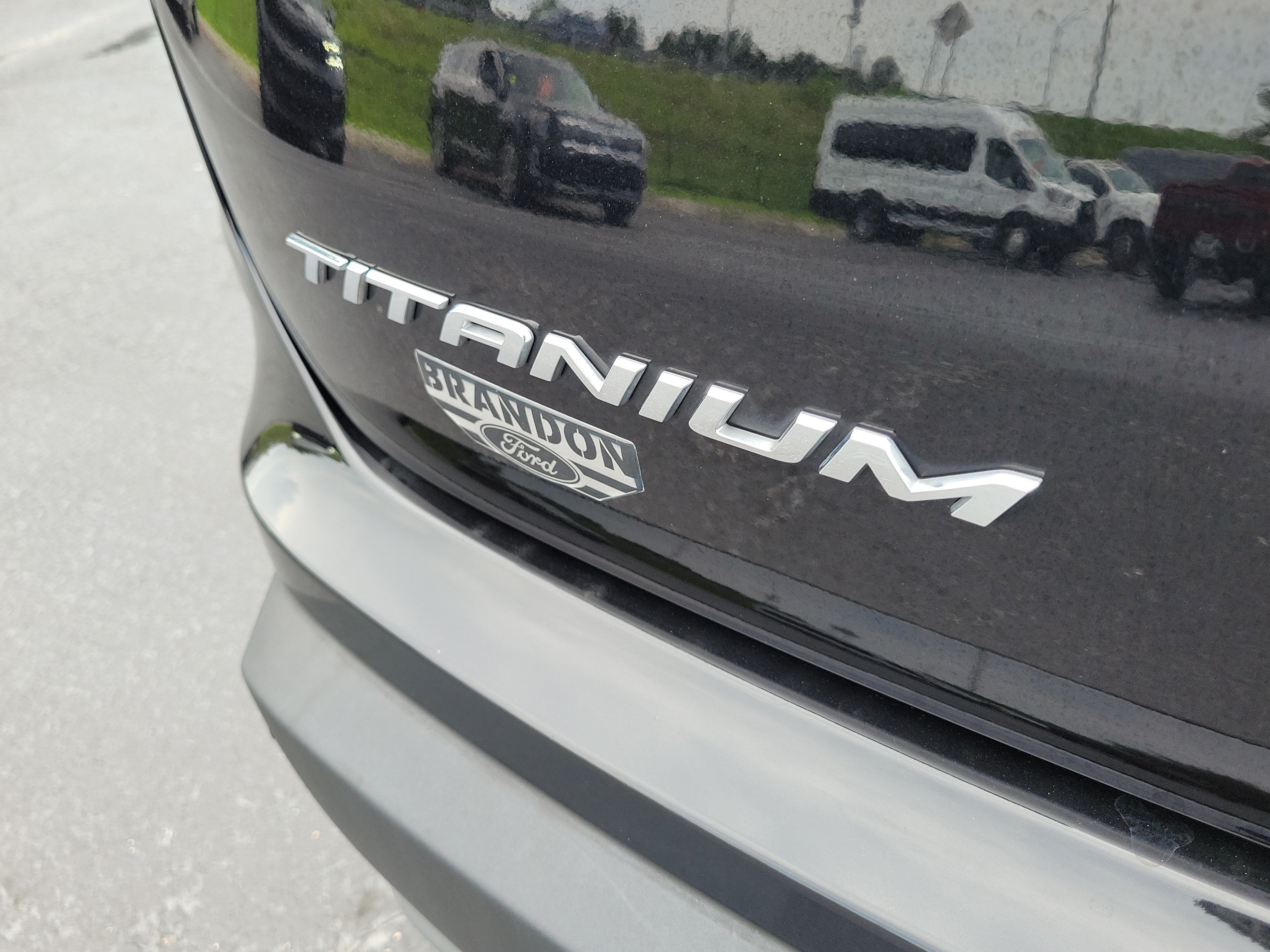 Certified 2024 Ford Edge Titanium AWD/4WD image 9
