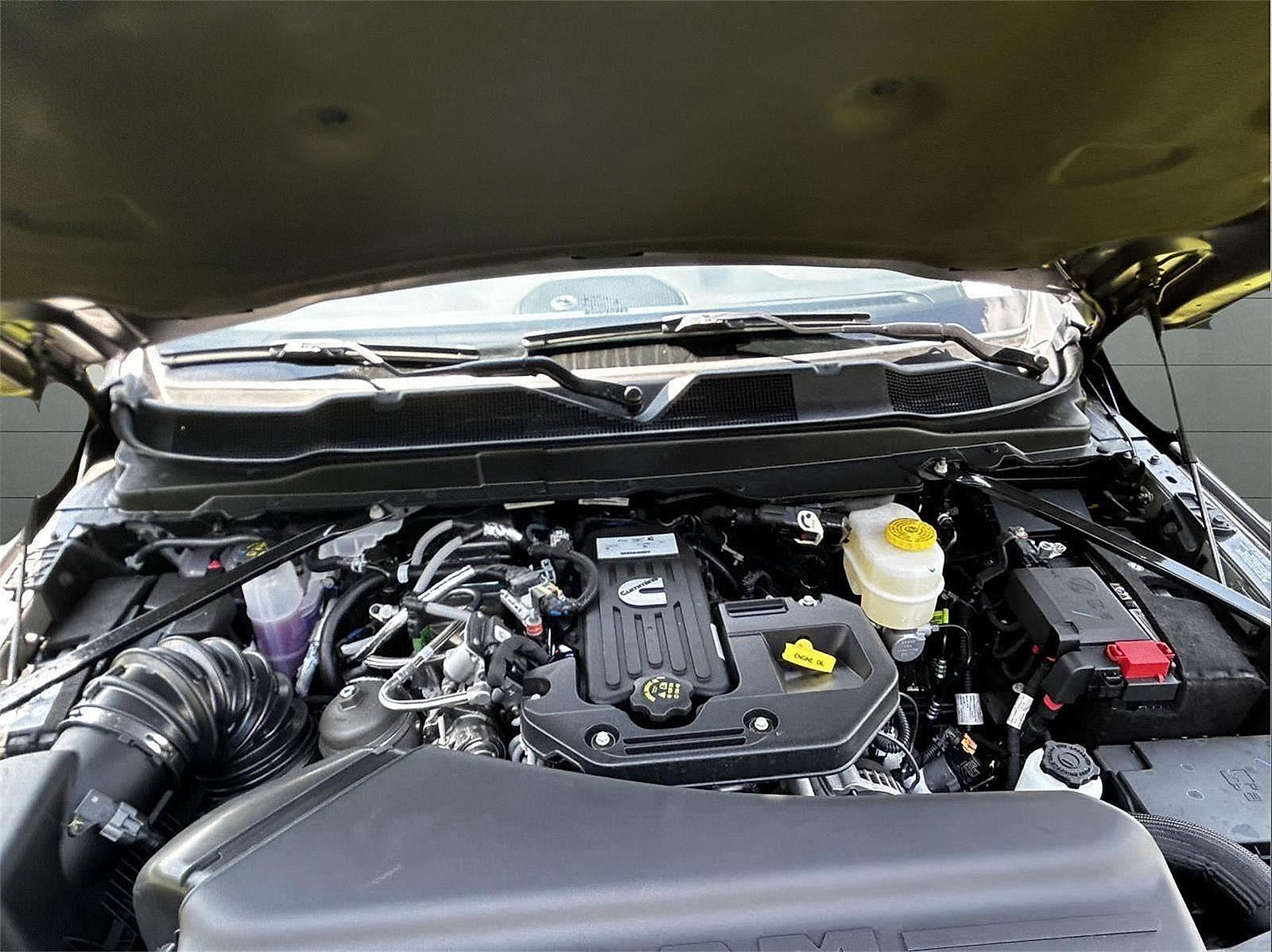 New 2025 RAM 2500 Big Horn AWD/4WD image 32