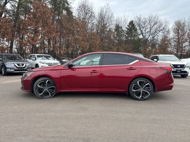 Used 2023 Nissan Altima 2.5 SR w/ SR Premium Package image 12