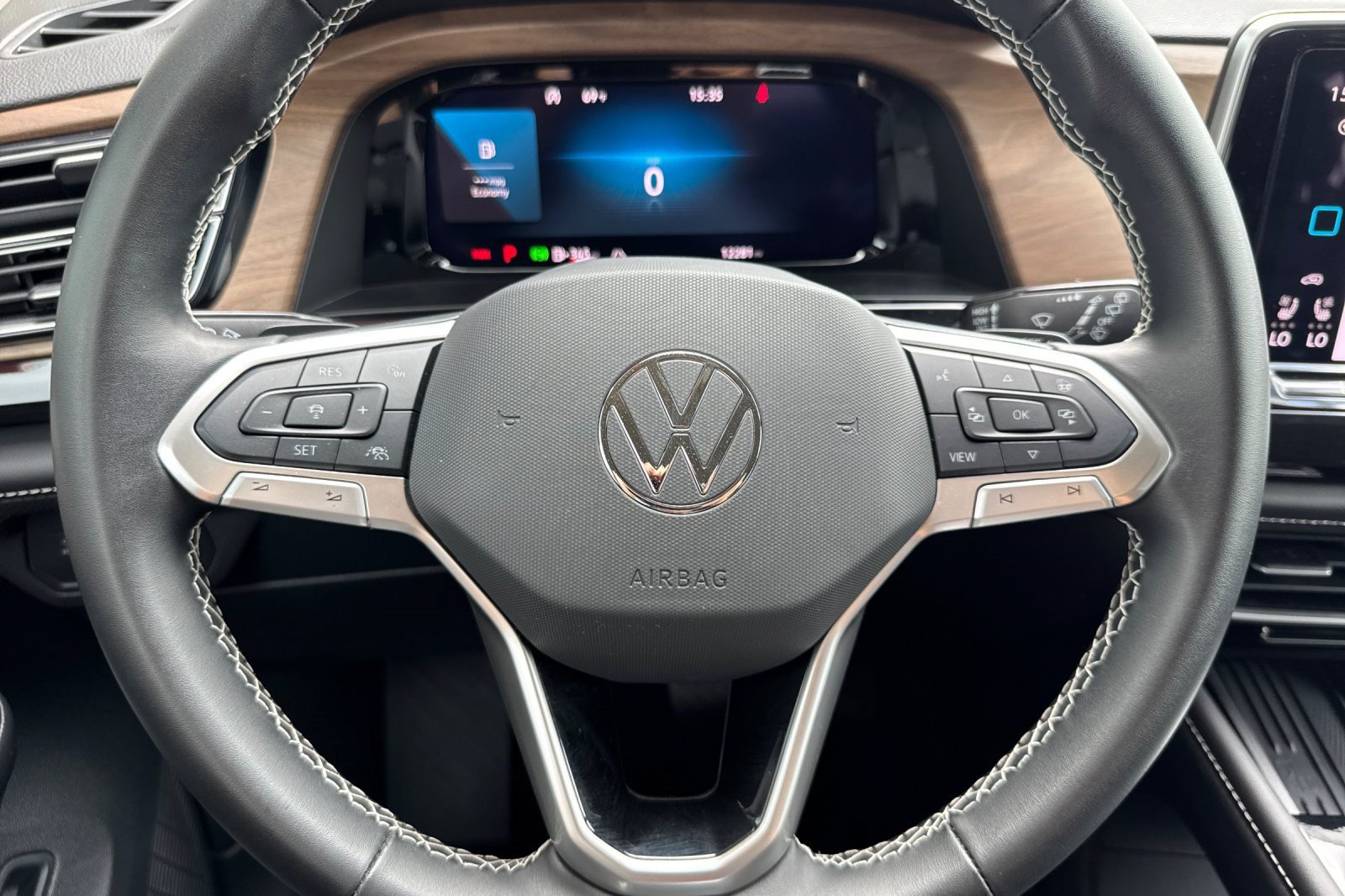 Used 2026 Volkswagen Atlas SE AWD/4WD image 11