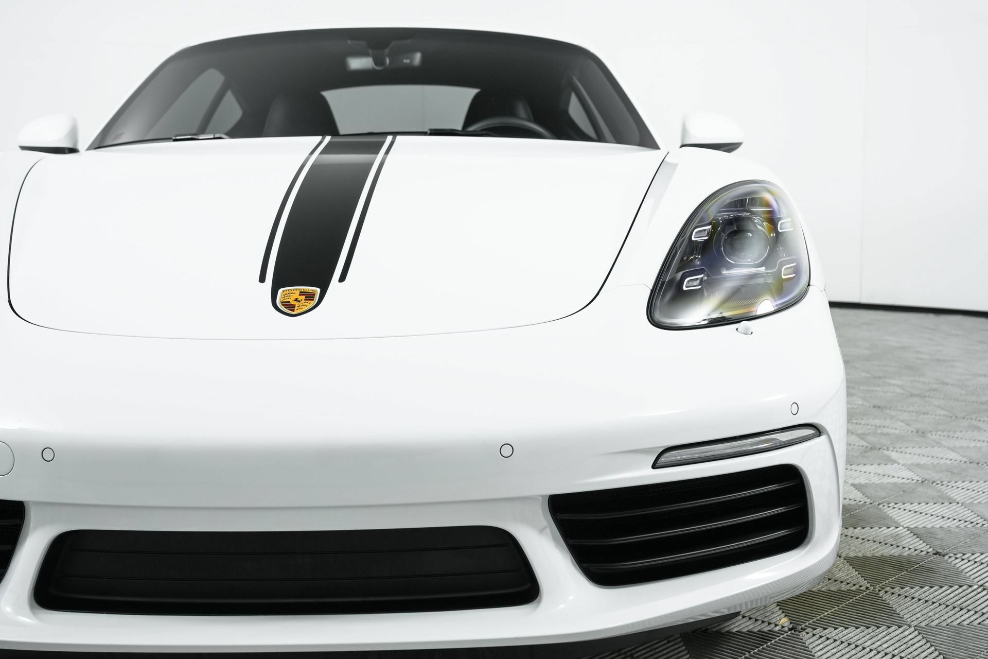 Used 2025 Porsche 718 Cayman RWD image 38