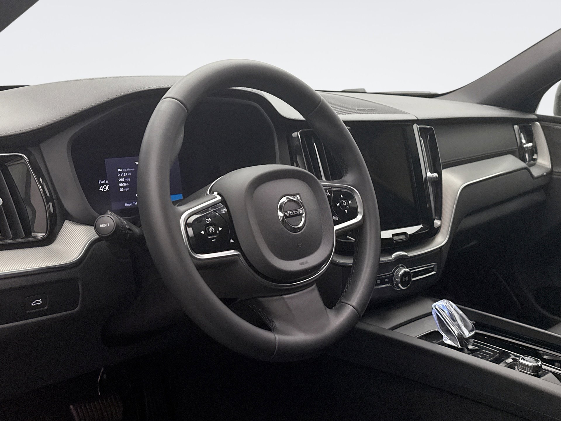 Used 2024 Volvo XC60 B5 Ultimate w/ Protection Package Premier image 7