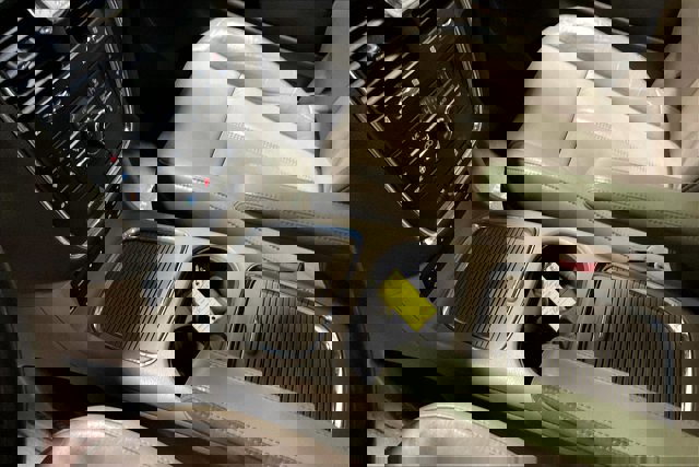 Used 2012 Chrysler Town & Country Limited w/ Luxury Group image 17