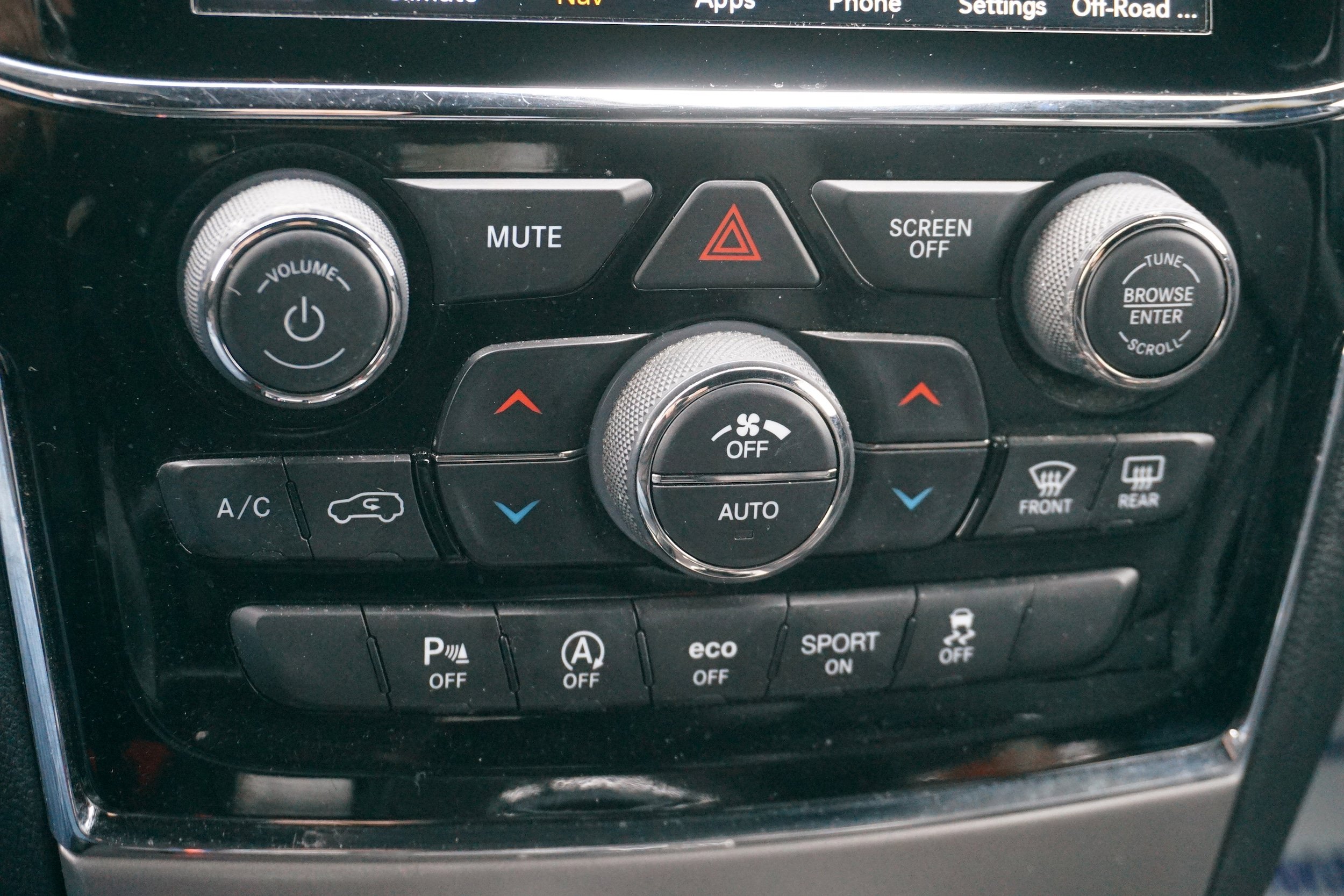 Used 2019 Jeep Grand Cherokee Limited AWD/4WD image 21