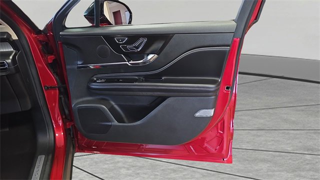 Used 2023 Lincoln Corsair Standard image 15