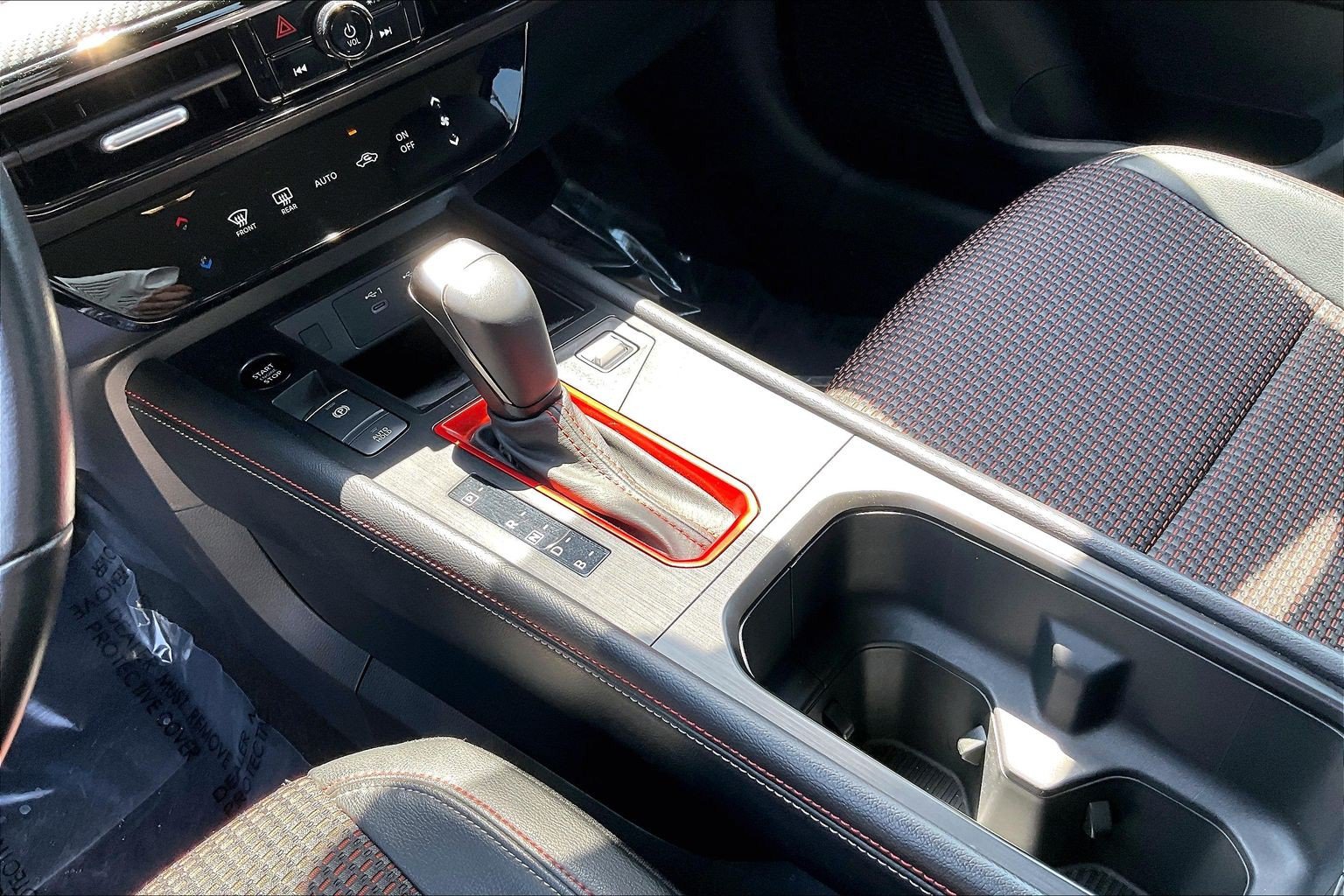 Used 2025 Nissan Kicks SR FWD image 16