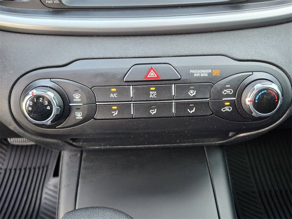 Certified 2020 Kia Sorento L image 17