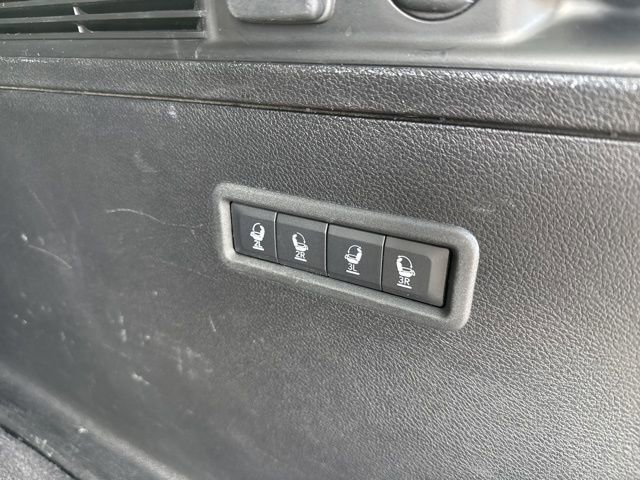 Certified 2024 Jeep Wagoneer Series III w/ Flexible Seating Group image 32