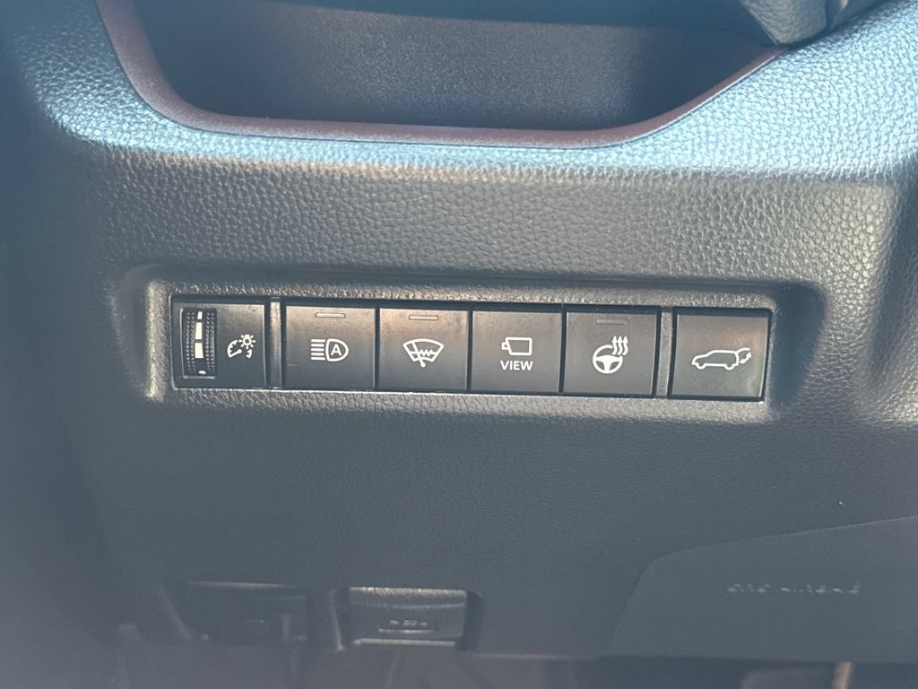 Used 2022 Toyota RAV4 Limited AWD/4WD image 37