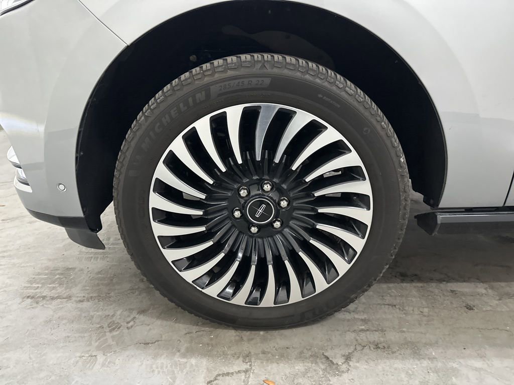 Used 2020 Lincoln Navigator L Black Label w/ Cargo Convenience Package image 64