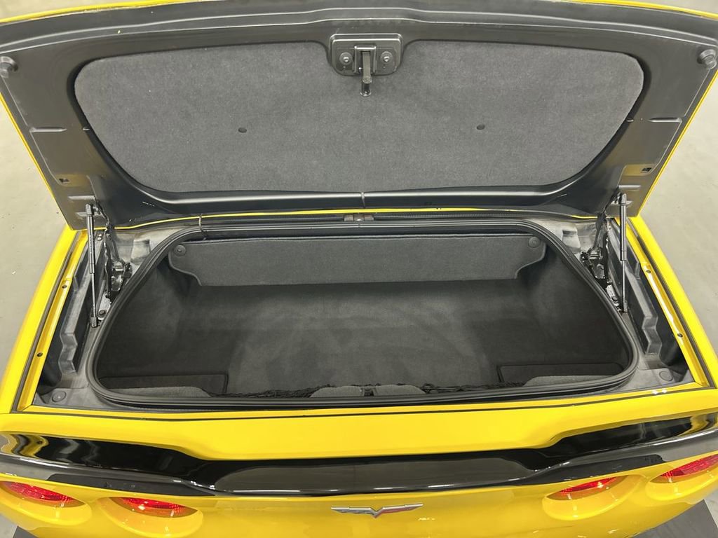 Used 2005 Chevrolet Corvette Convertible w/ Preferred Equipment Group RWD image 20