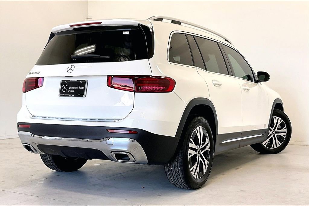 Used 2026 Mercedes-Benz GLB 250 image 12