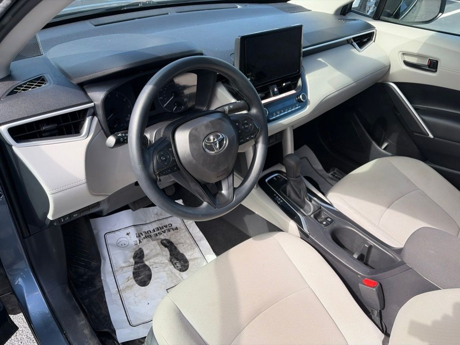 Used 2024 Toyota Corolla Cross L AWD/4WD image 14