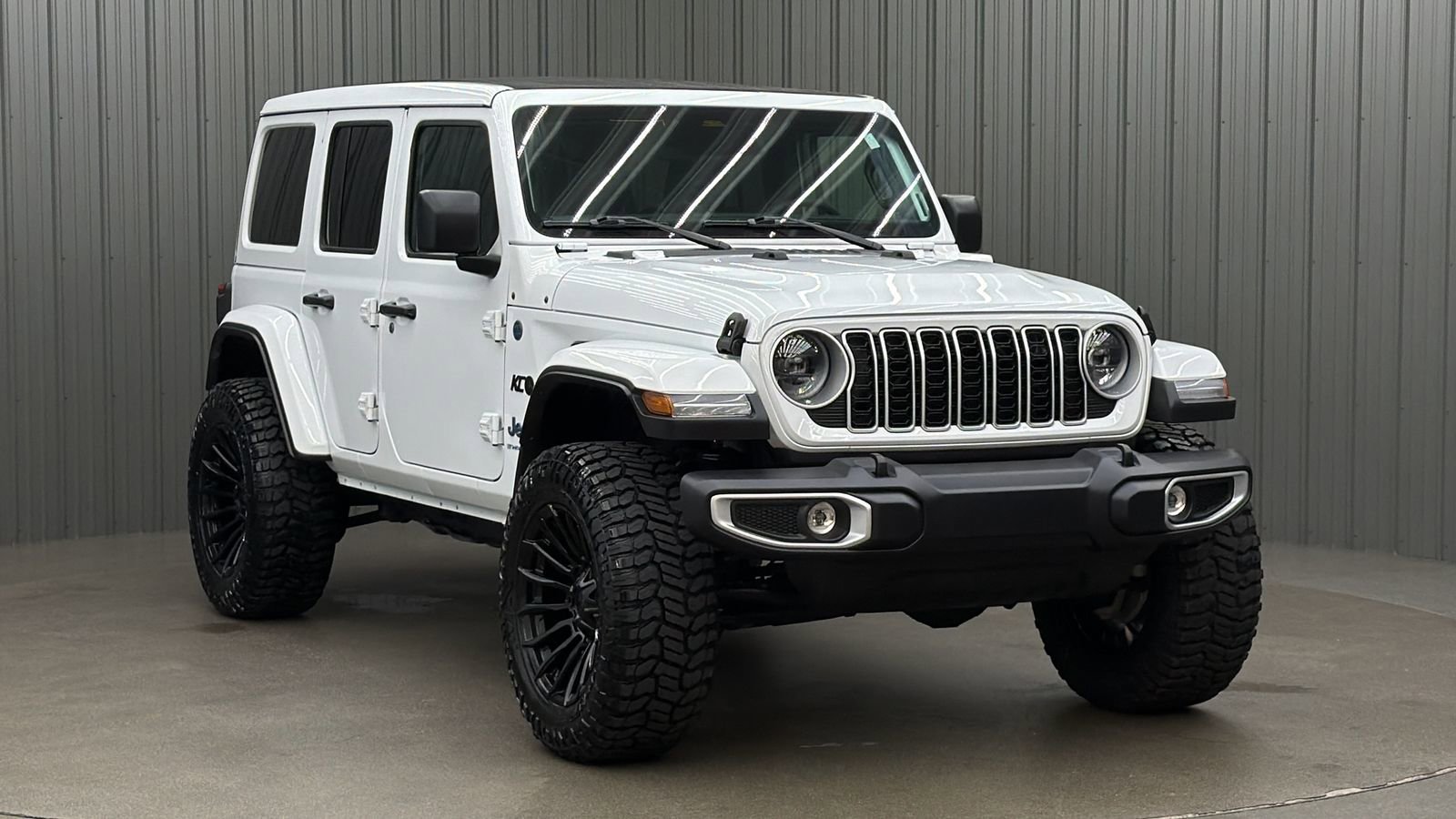 Used 2025 Jeep Wrangler Unlimited Sahara w/ Safety Group AWD/4WD image 7