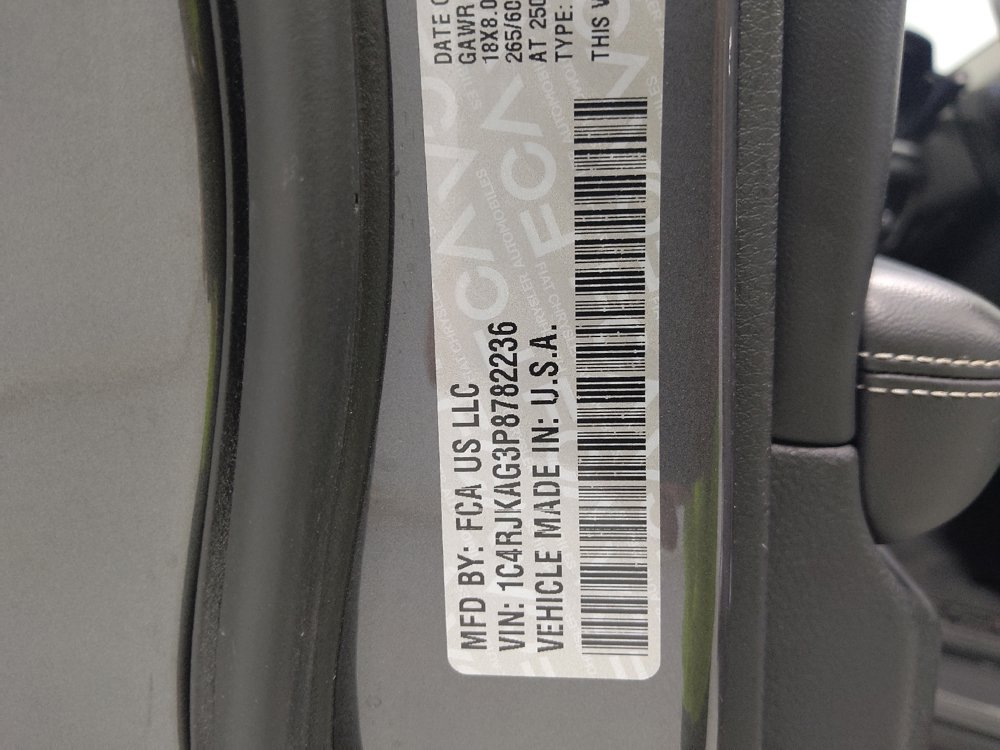 Used 2023 Jeep Grand Cherokee L Laredo AWD/4WD image 33