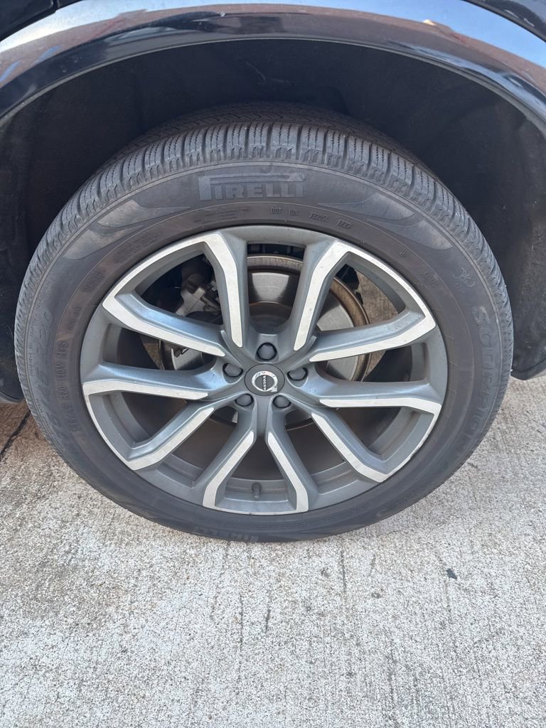 Used 2019 Volvo XC90 T6 Momentum w/ Advanced Package image 11