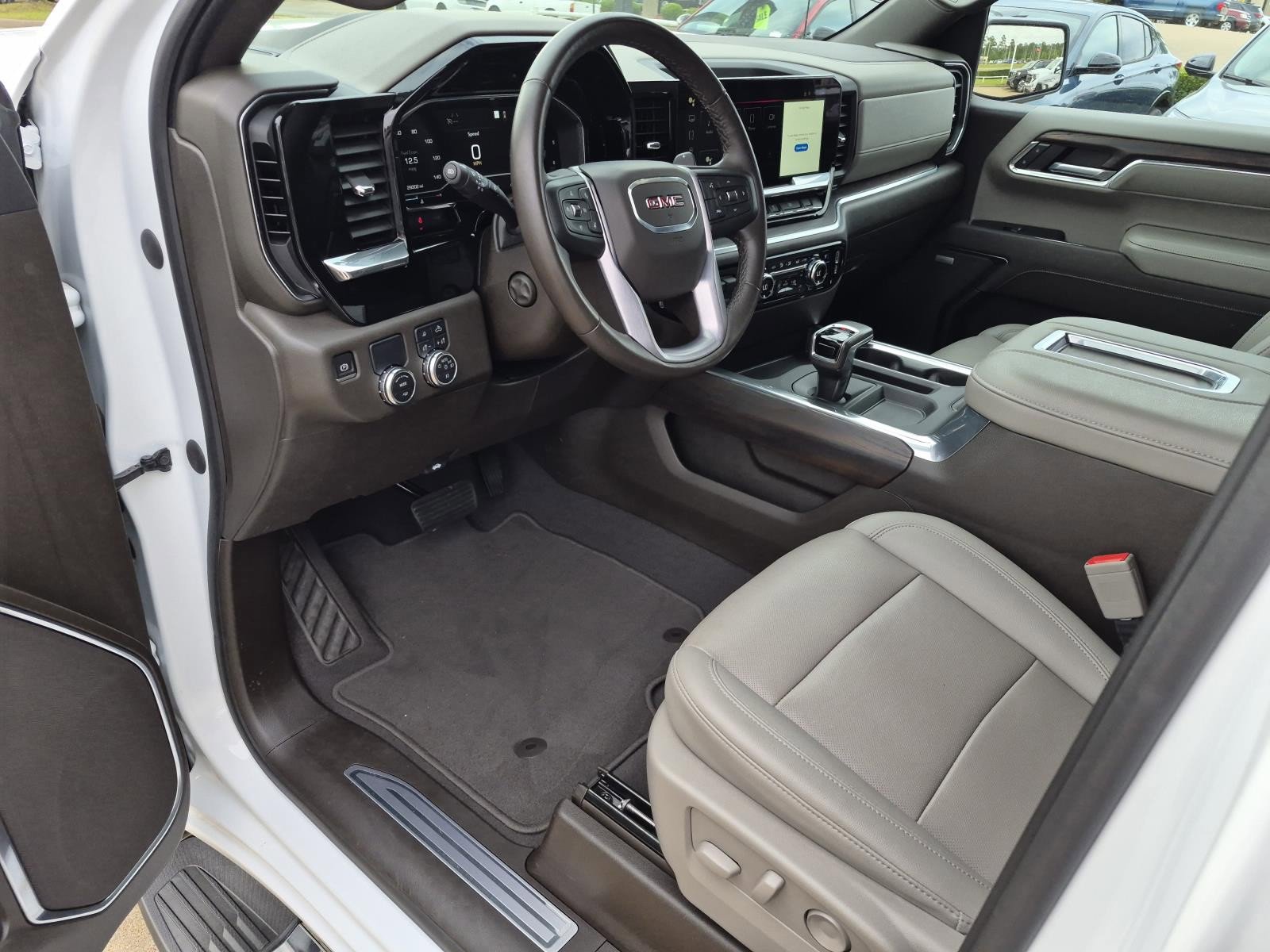 Certified 2022 GMC Sierra 1500 SLT RWD image 11
