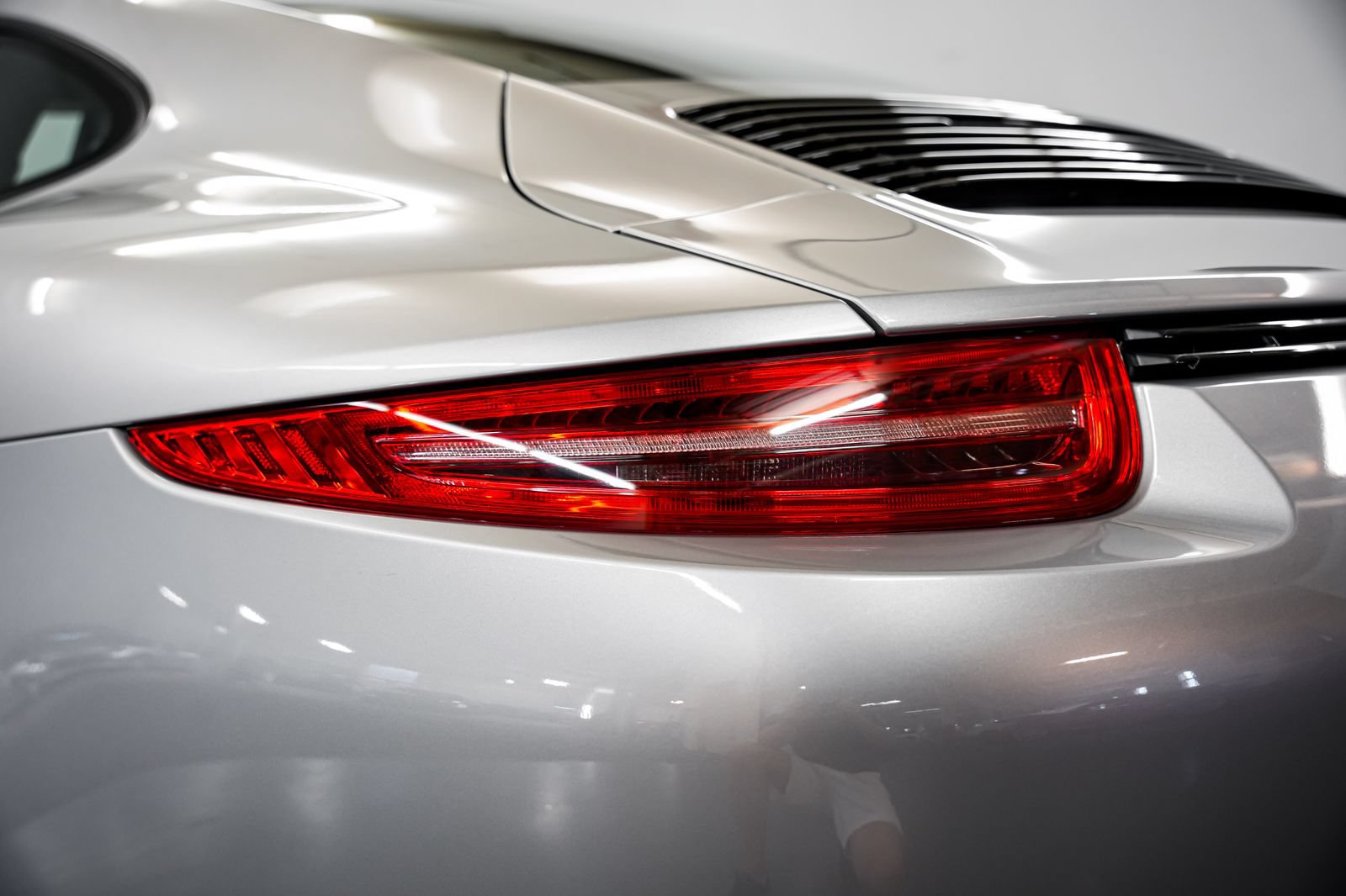 Used 2015 Porsche 911 Carrera GTS RWD image 35
