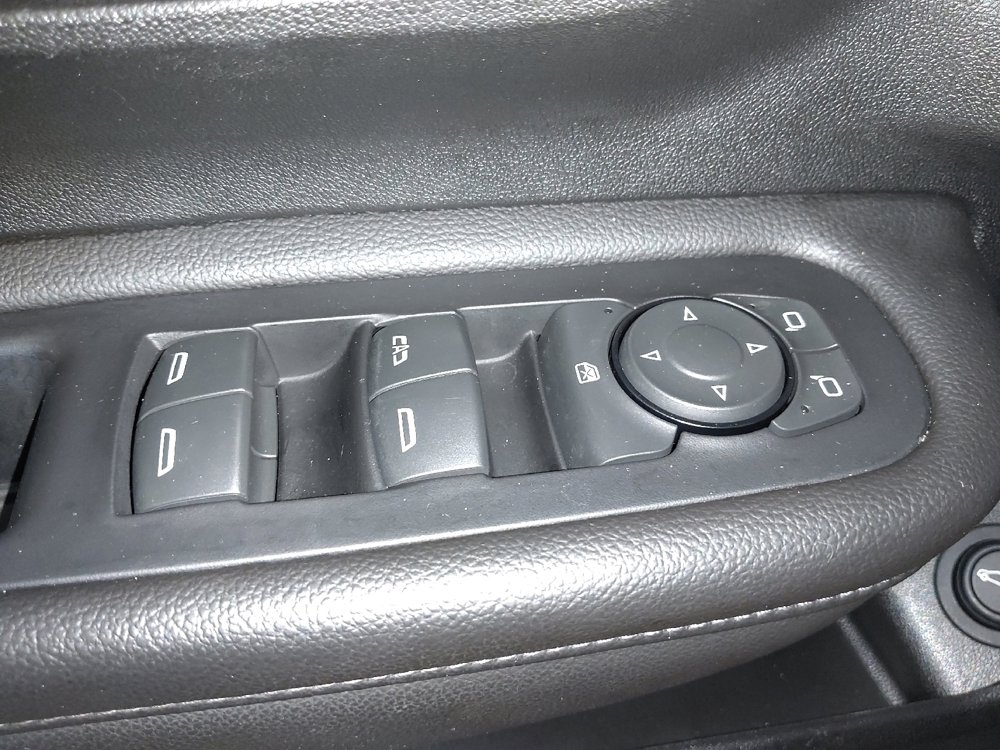 Used 2024 GMC Terrain SLE w/ Driver Convenience Package image 27