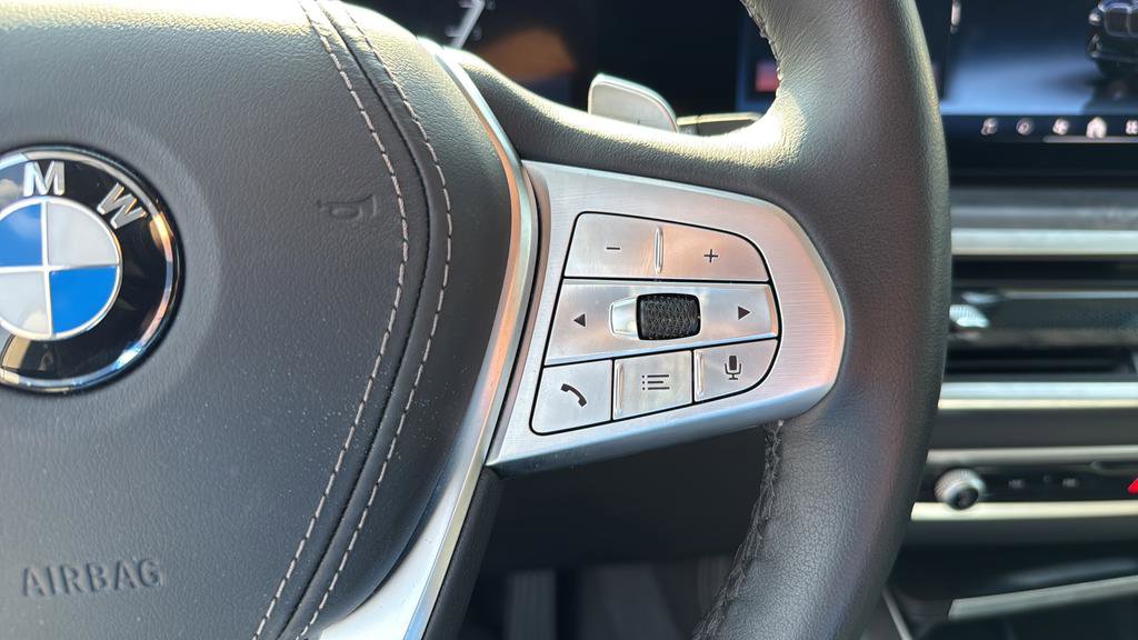 Used 2025 BMW X7 xDrive40i w/ Climate Comfort Package image 33