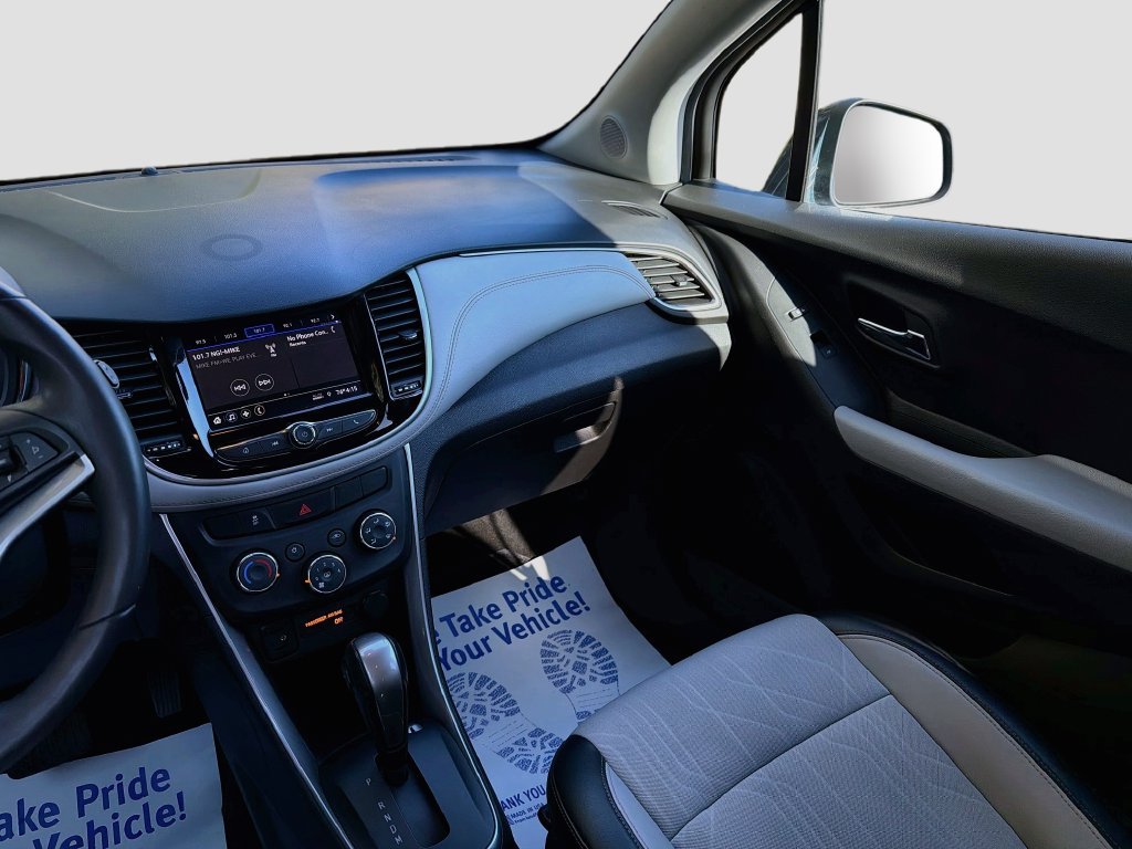 Used 2022 Chevrolet Trax LT w/ LT Convenience Package AWD/4WD image 22