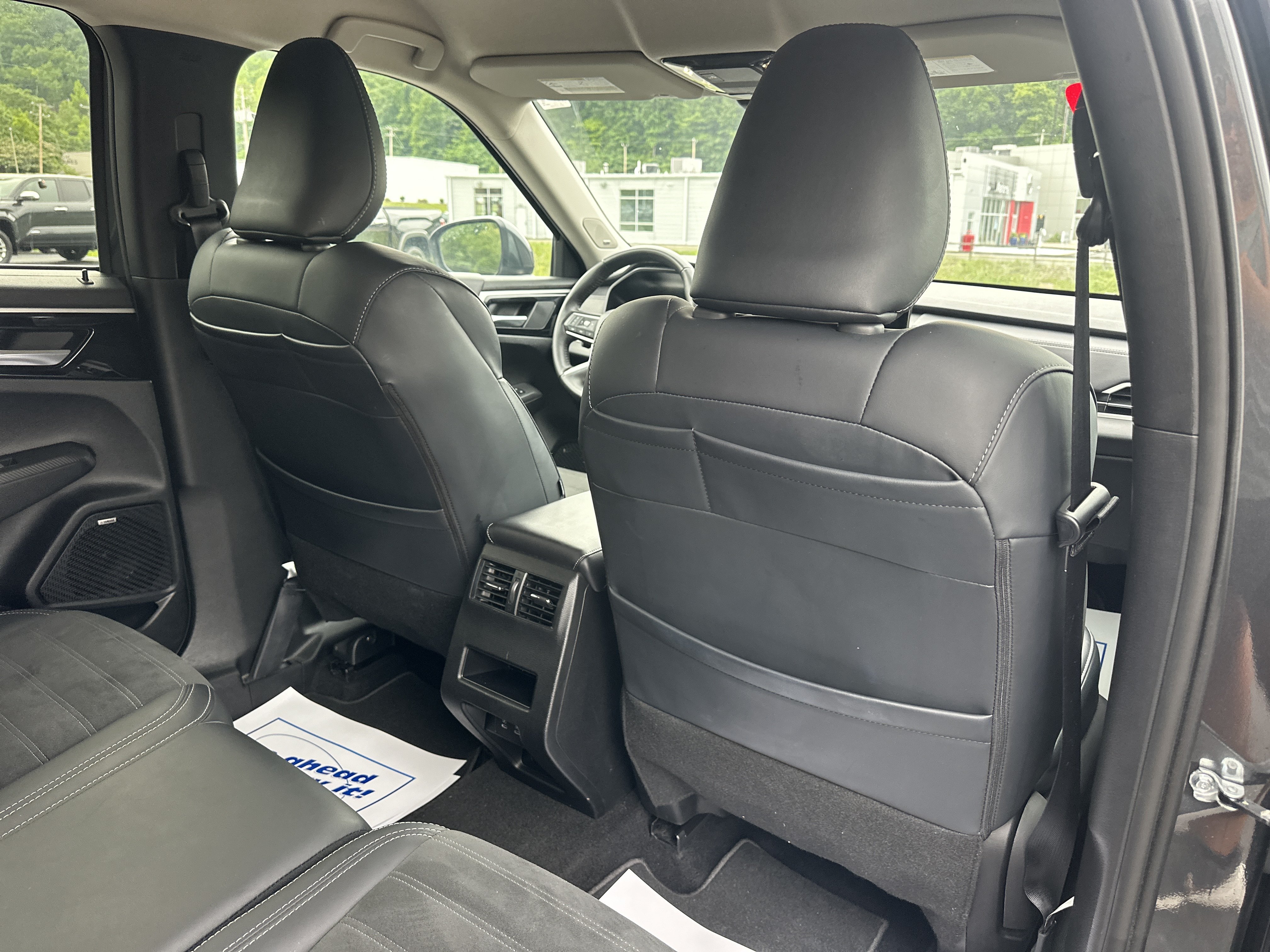 Used 2025 Mitsubishi Outlander SE AWD/4WD image 28